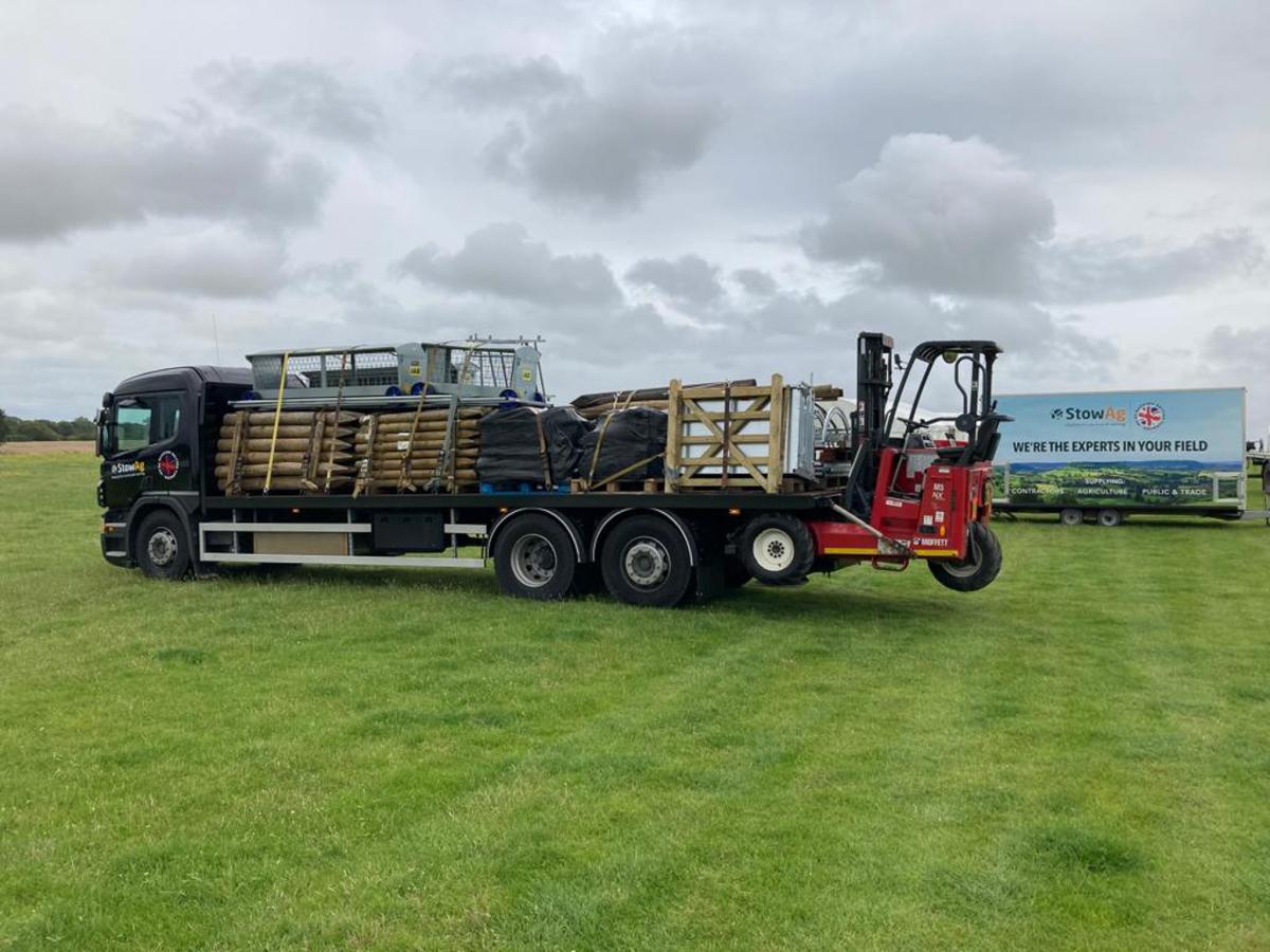Brand-new Moffett Lorry Service for the Agricultural and fencing Industry