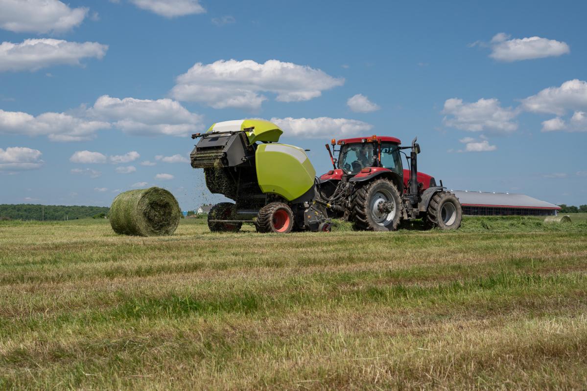 8 things to know for netwrap baling: Netwrapping hay and straw